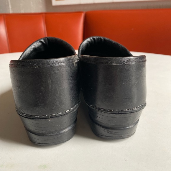 Clogs - Picture 3 of 11